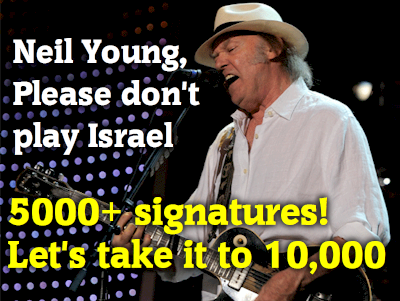 Más de 5.000 personas han pedido a Neil Young que no toque en Israel.